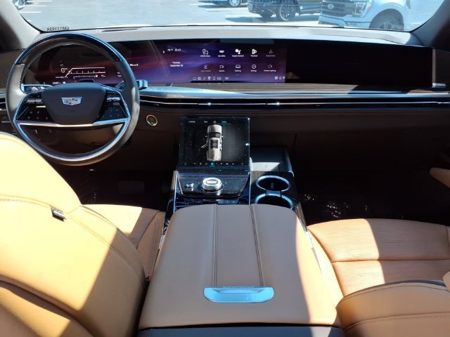 Used 2025 Cadillac Escalade Premium Luxury AWD/4WD image 19