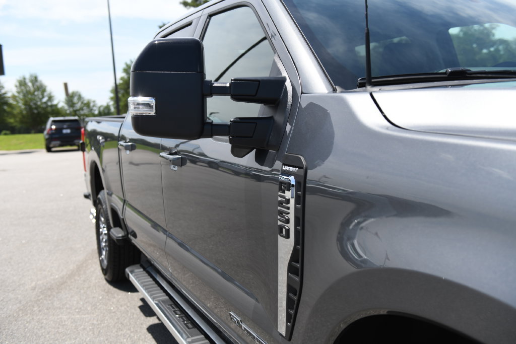 New 2026 Ford F250 Lariat AWD/4WD image 3