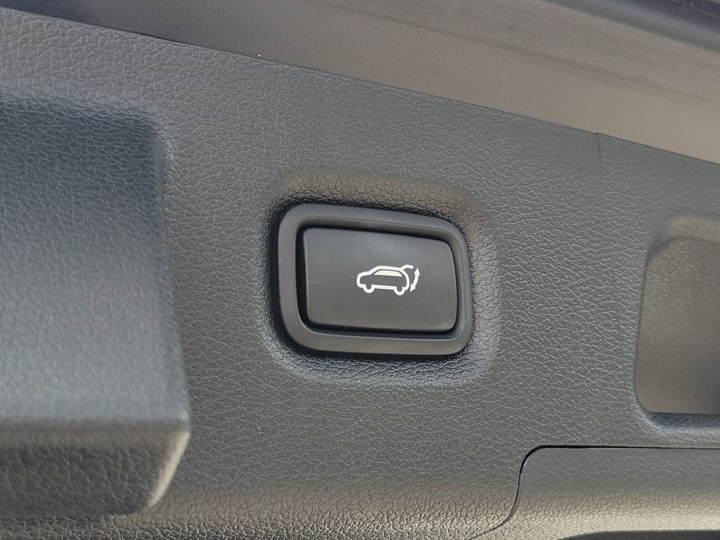Used 2023 Hyundai Santa Fe XRT FWD image 11