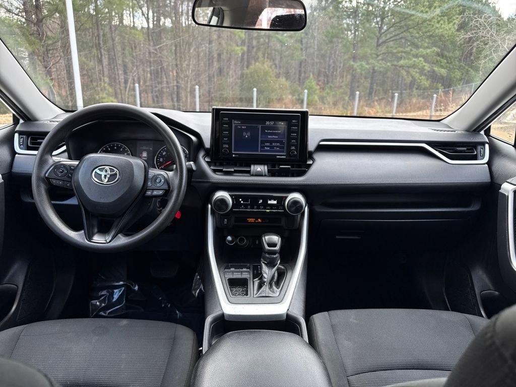 Used 2021 Toyota RAV4 LE image 16