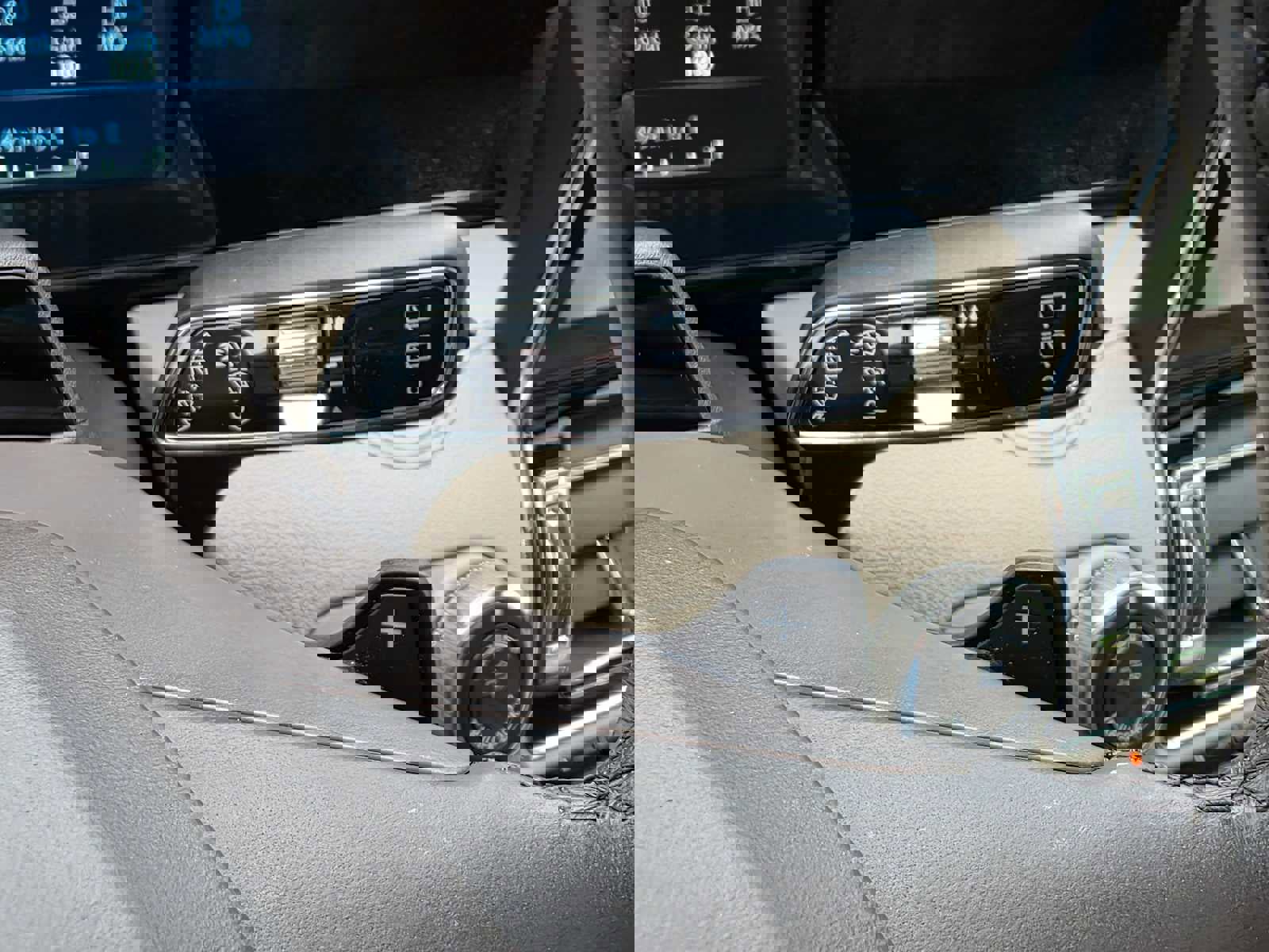 Used 2022 Lincoln Navigator L Reserve AWD/4WD image 40