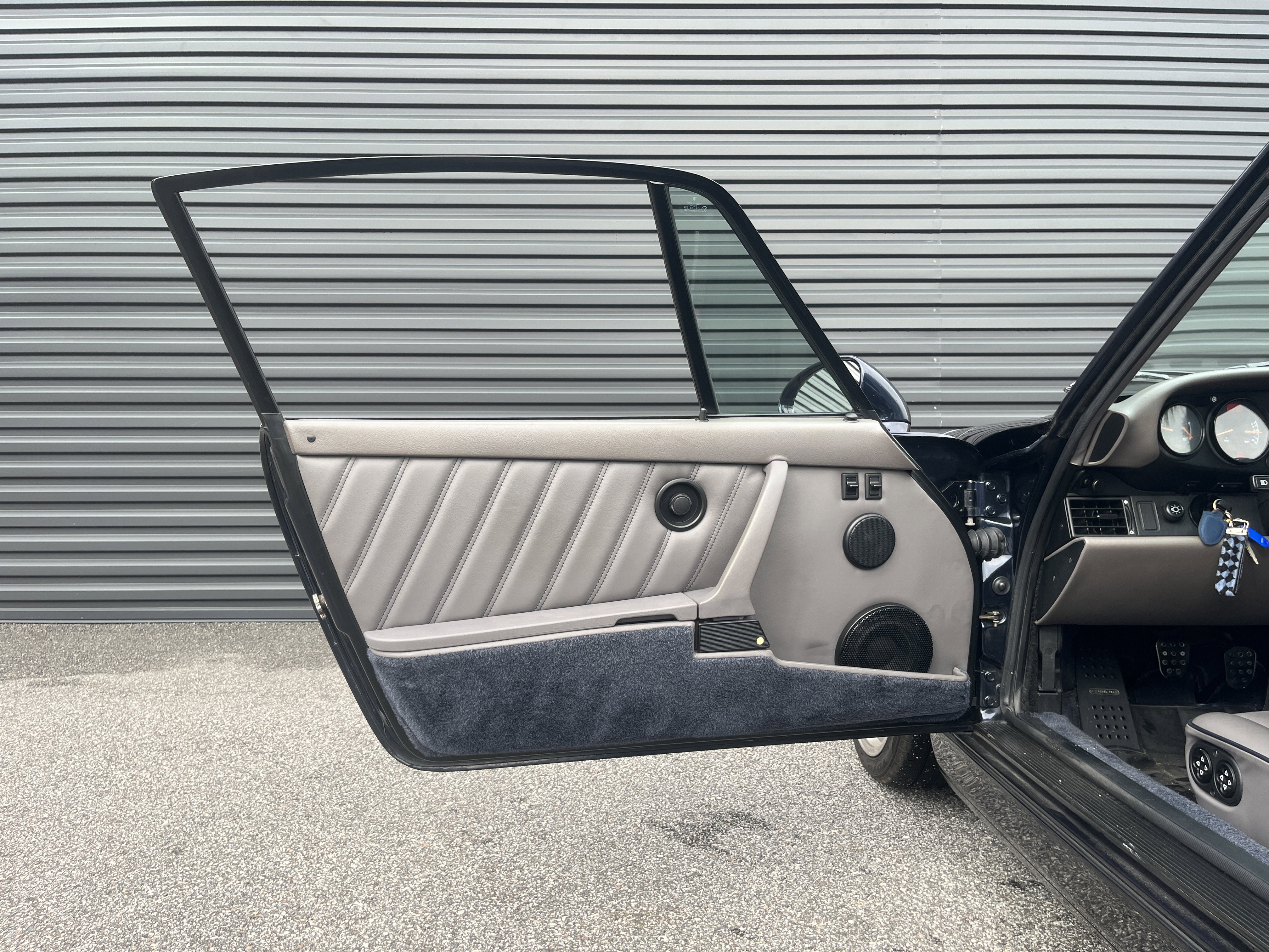 Used 1992 Porsche 911 Carrera image 18