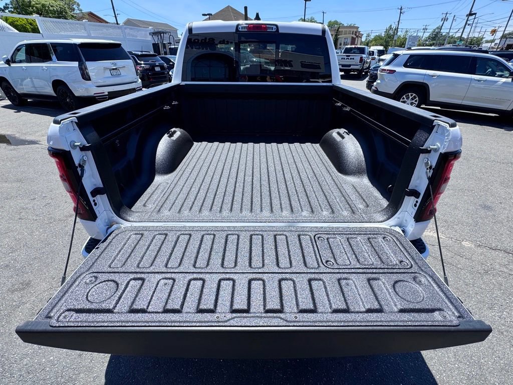 New 2026 RAM 1500 Laramie w/ Night Edition AWD/4WD image 7