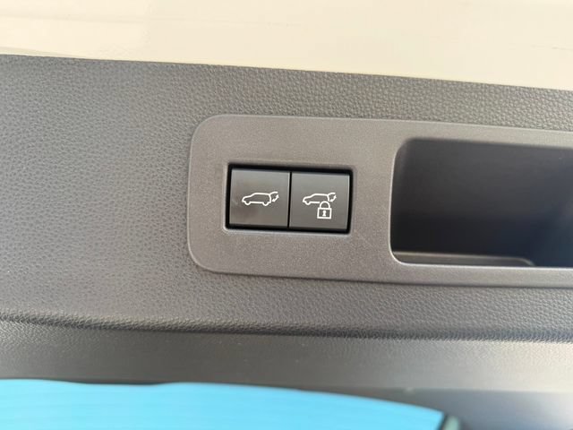 Certified 2025 Lexus LX 700h F Sport AWD/4WD image 33