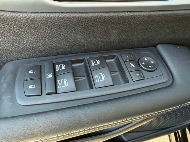 New 2026 Chrysler Pacifica Limited w/ S Appearance Package image 12