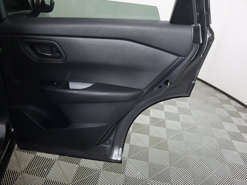 Used 2024 Nissan Rogue S image 22