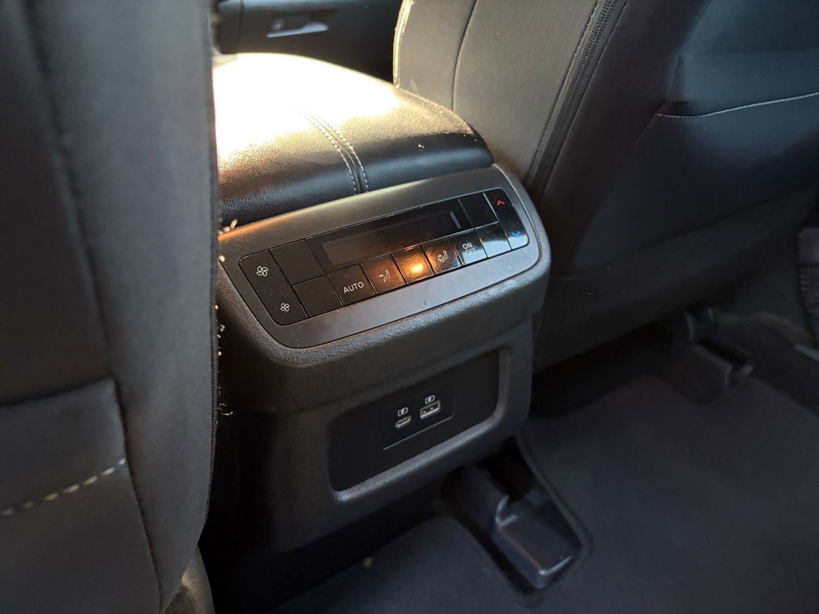 Used 2025 Nissan Pathfinder SV AWD/4WD image 24