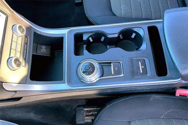 Used 2021 Ford Edge SE image 18