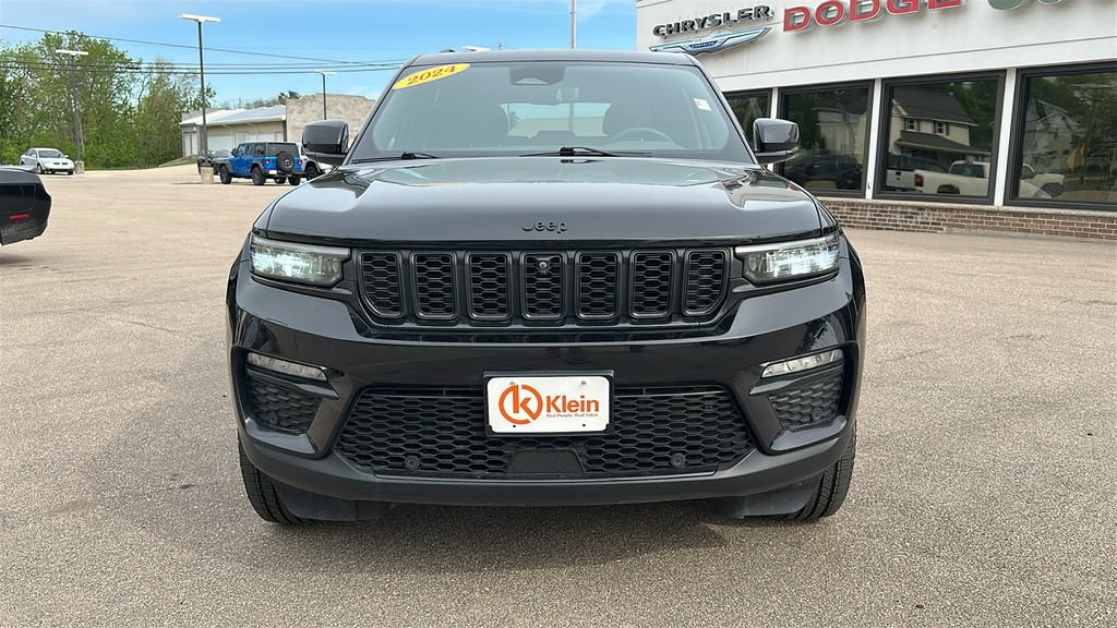 Used 2024 Jeep Grand Cherokee Limited w/ Luxury Tech Group II AWD/4WD image 2