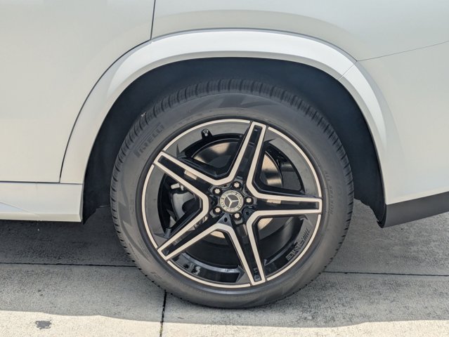 New 2026 Mercedes-Benz GLS 450 4MATIC image 9