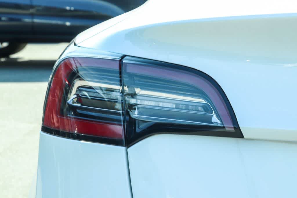 Used 2023 Tesla Model 3 Standard Range RWD image 6