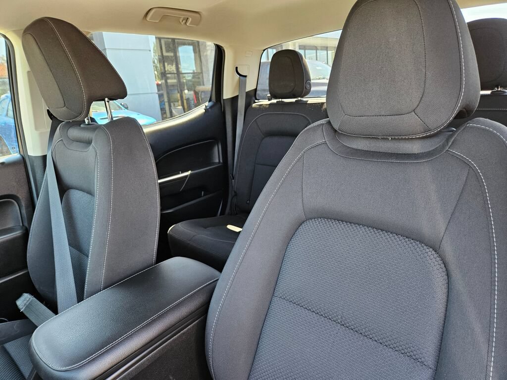 Used 2019 Chevrolet Colorado LT AWD/4WD image 16