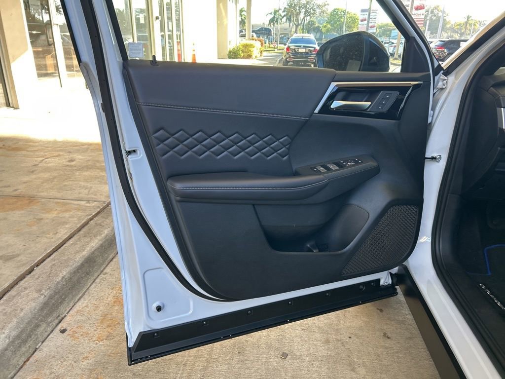 New 2025 Mitsubishi Outlander SEL Black Edition image 43