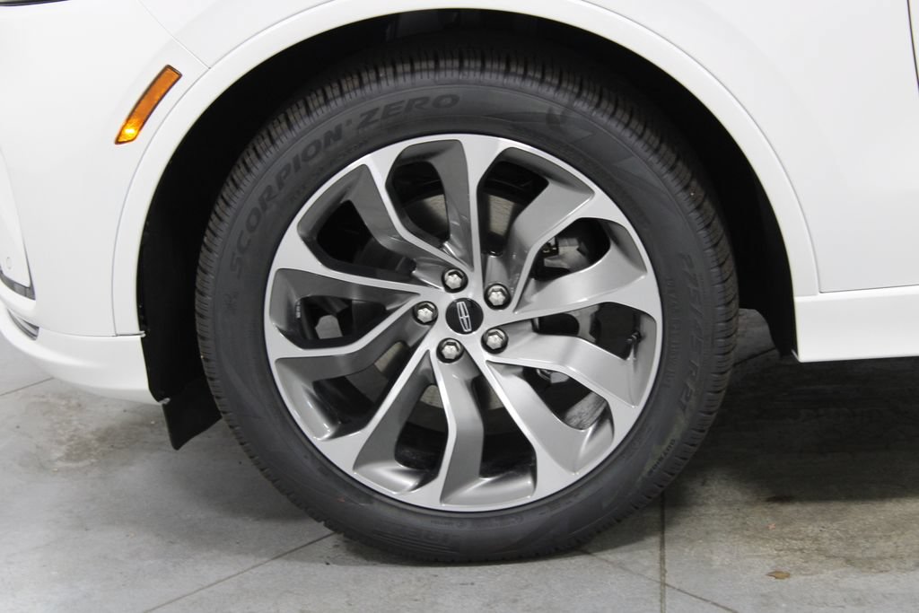 New 2026 Lincoln Aviator 2WD w/ Jet Appearance Package image 17