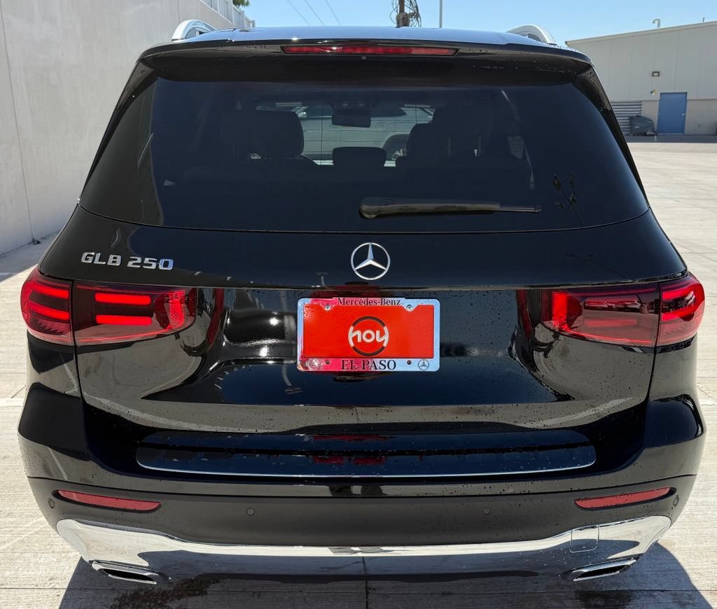 Used 2026 Mercedes-Benz GLB 250 image 8