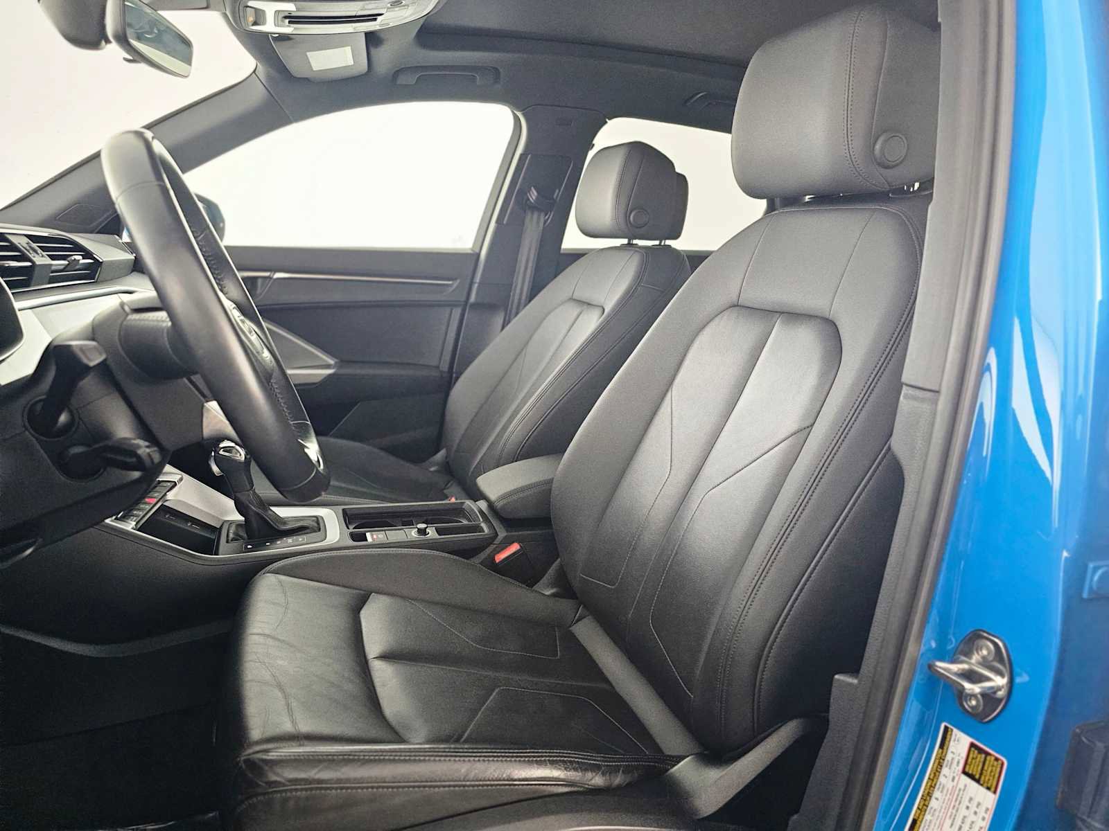 Used 2020 Audi Q3 2.0T Premium w/ Convenience Package image 27