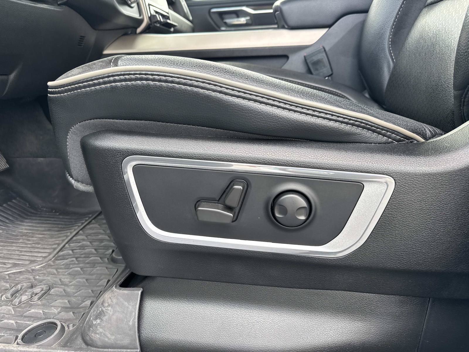 Used 2022 RAM 1500 Laramie w/ Laramie Southwest Edition RWD image 17