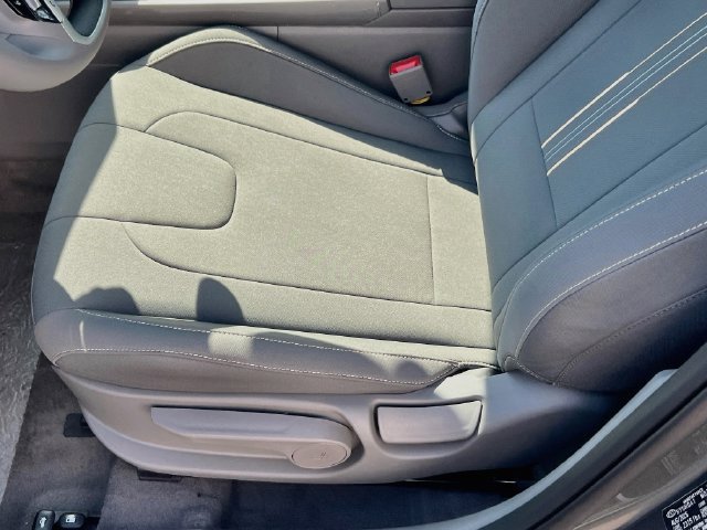 New 2026 Hyundai Elantra Hybrid FWD image 18