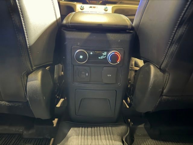 Used 2022 Ford Explorer XLT w/ Equipment Group 202A AWD/4WD image 38