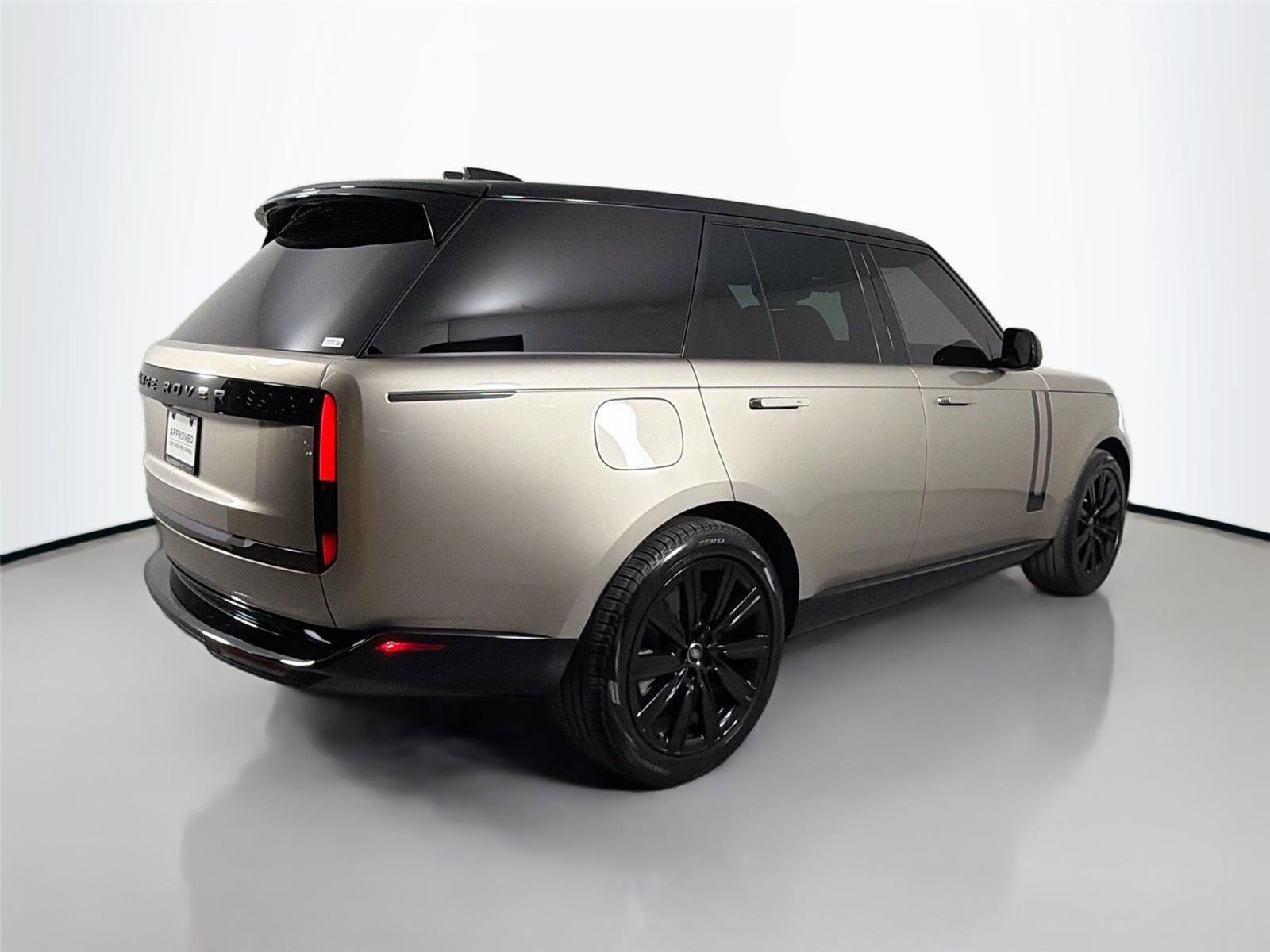 Certified 2025 Land Rover Range Rover SE AWD/4WD image 5