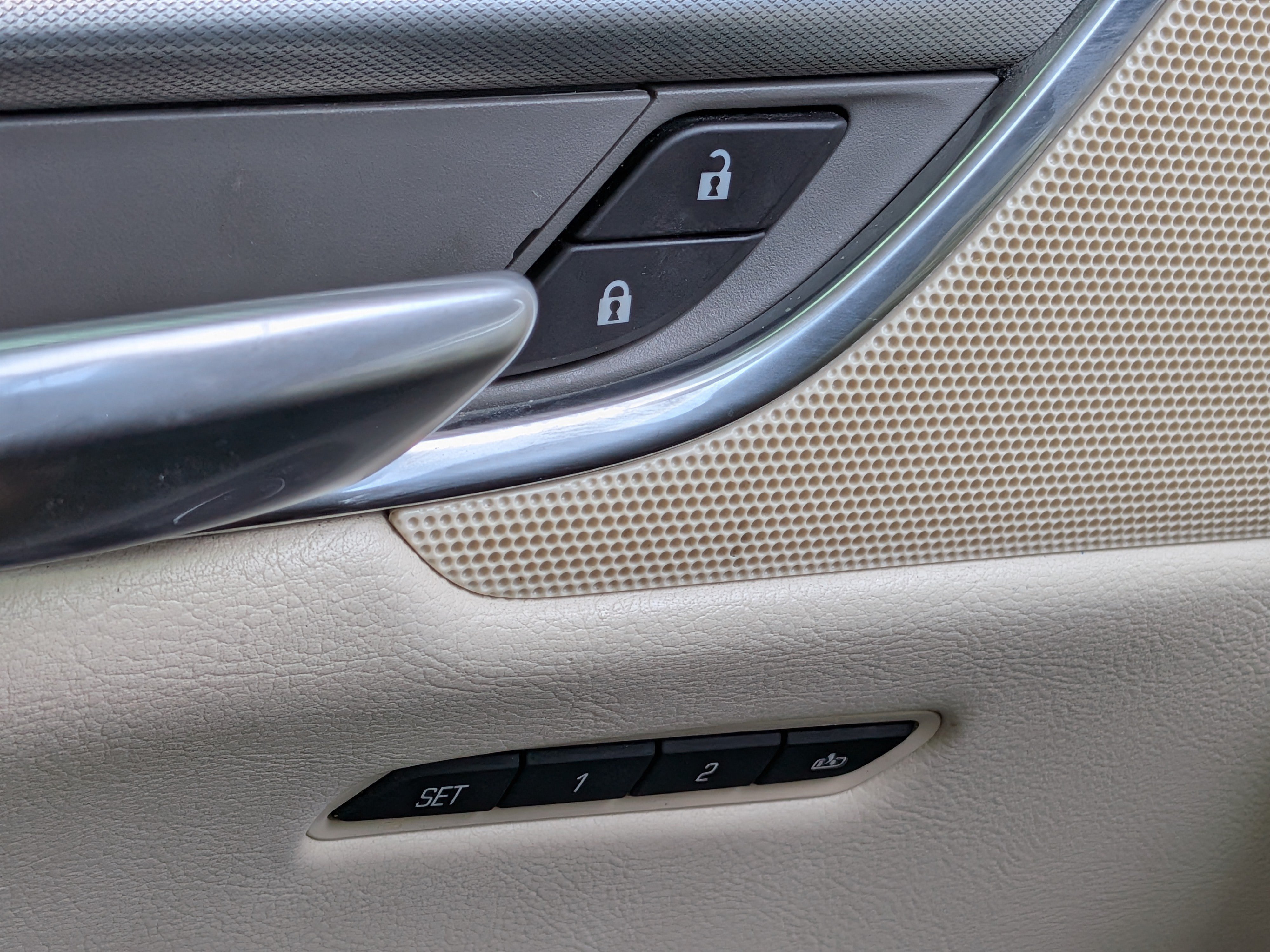 Certified 2018 Cadillac XT5 Luxury w/ Driver Awareness Package FWD image 23