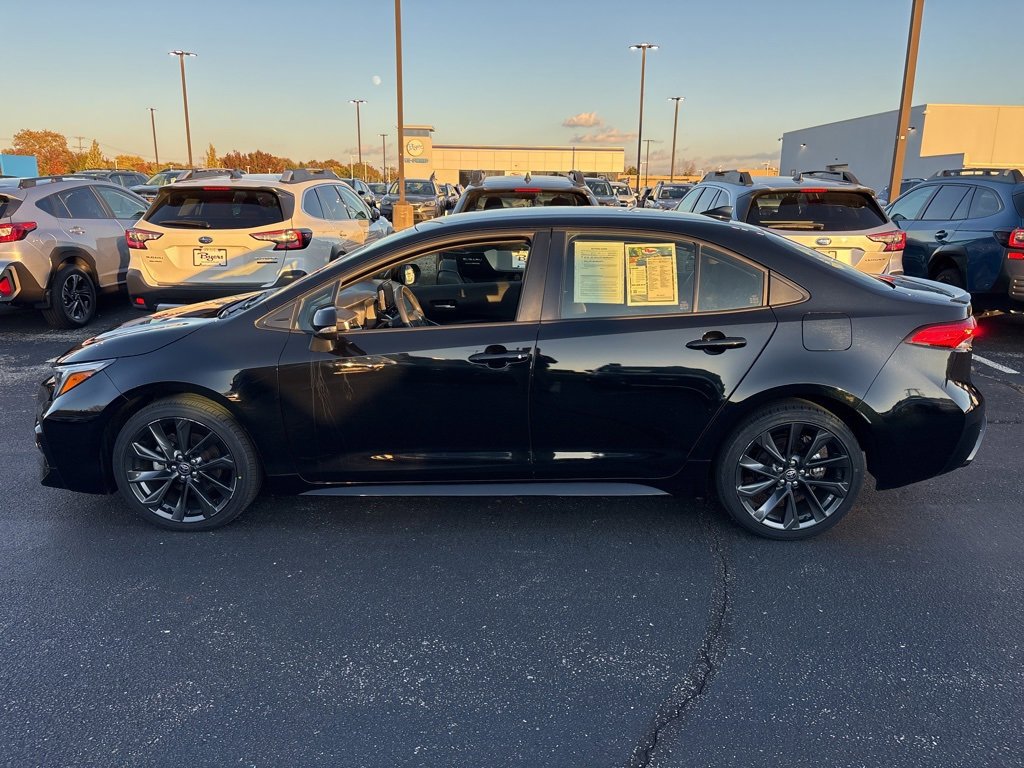 Used 2024 Toyota Corolla SE w/ Convenience Package image 5