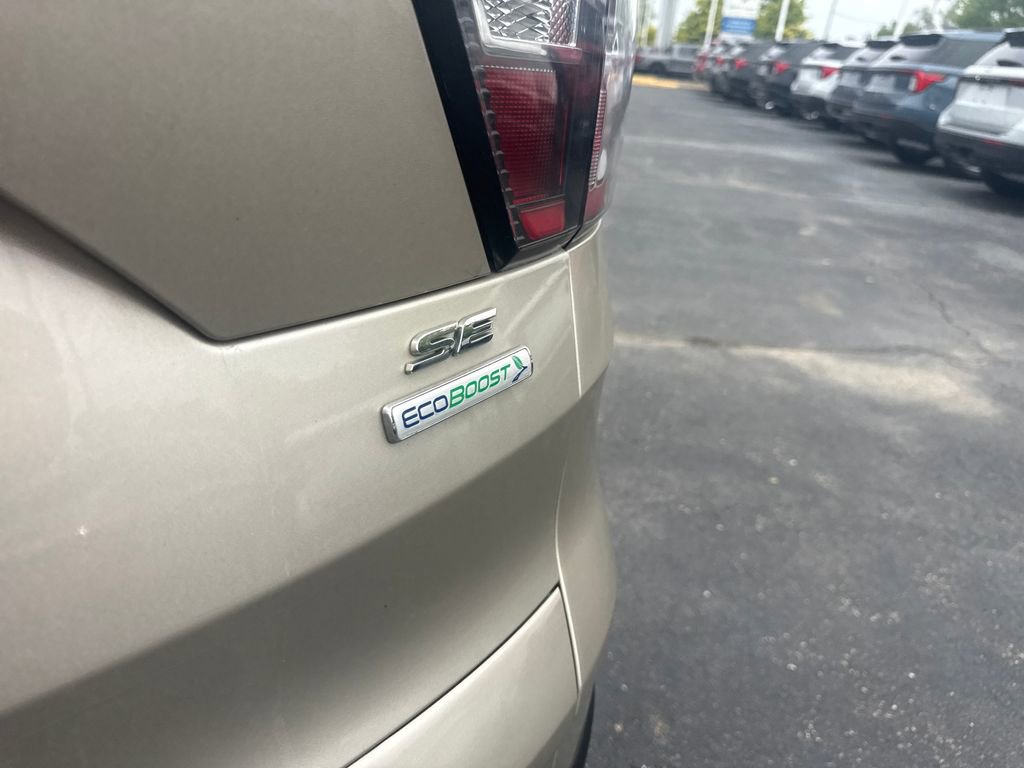 Used 2017 Ford Escape SE FWD image 11