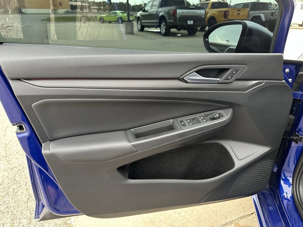 Used 2024 Volkswagen Golf R image 12