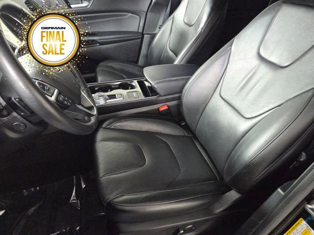 Used 2019 Ford Edge Titanium w/ Cold Weather Package image 16