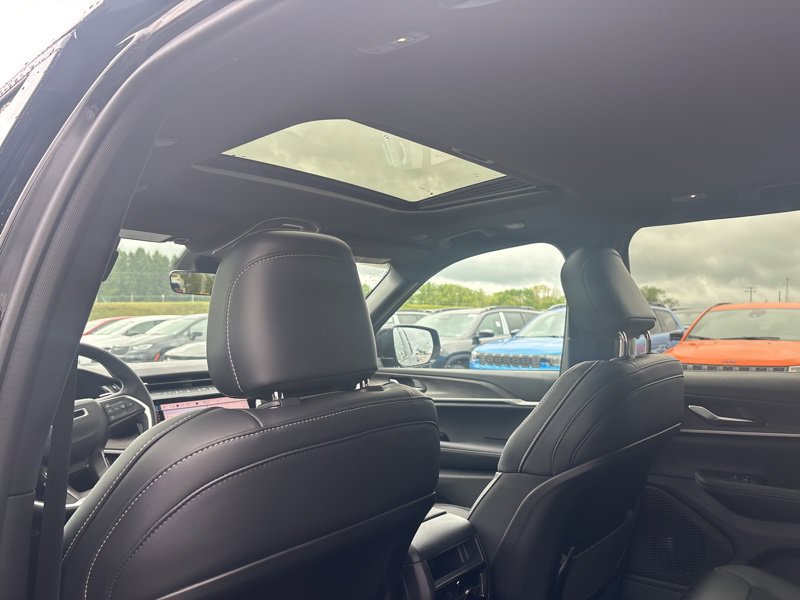 New 2026 Jeep Grand Cherokee Altitude AWD/4WD image 6