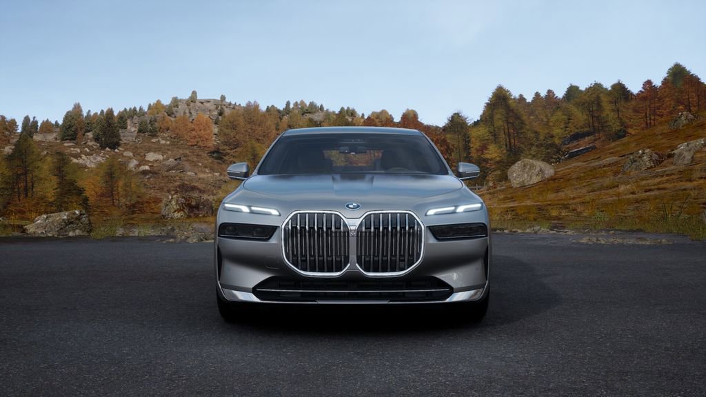 Used 2025 BMW i7 eDrive50 image 30