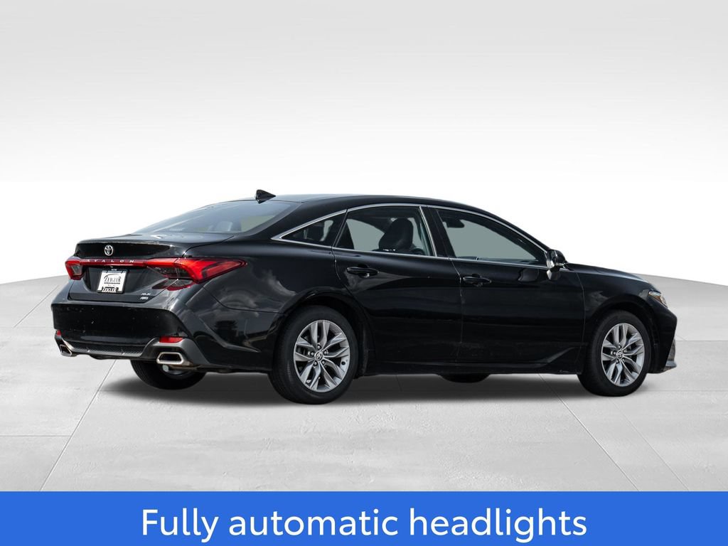Used 2021 Toyota Avalon XLE w/ Moonroof Package AWD/4WD image 7
