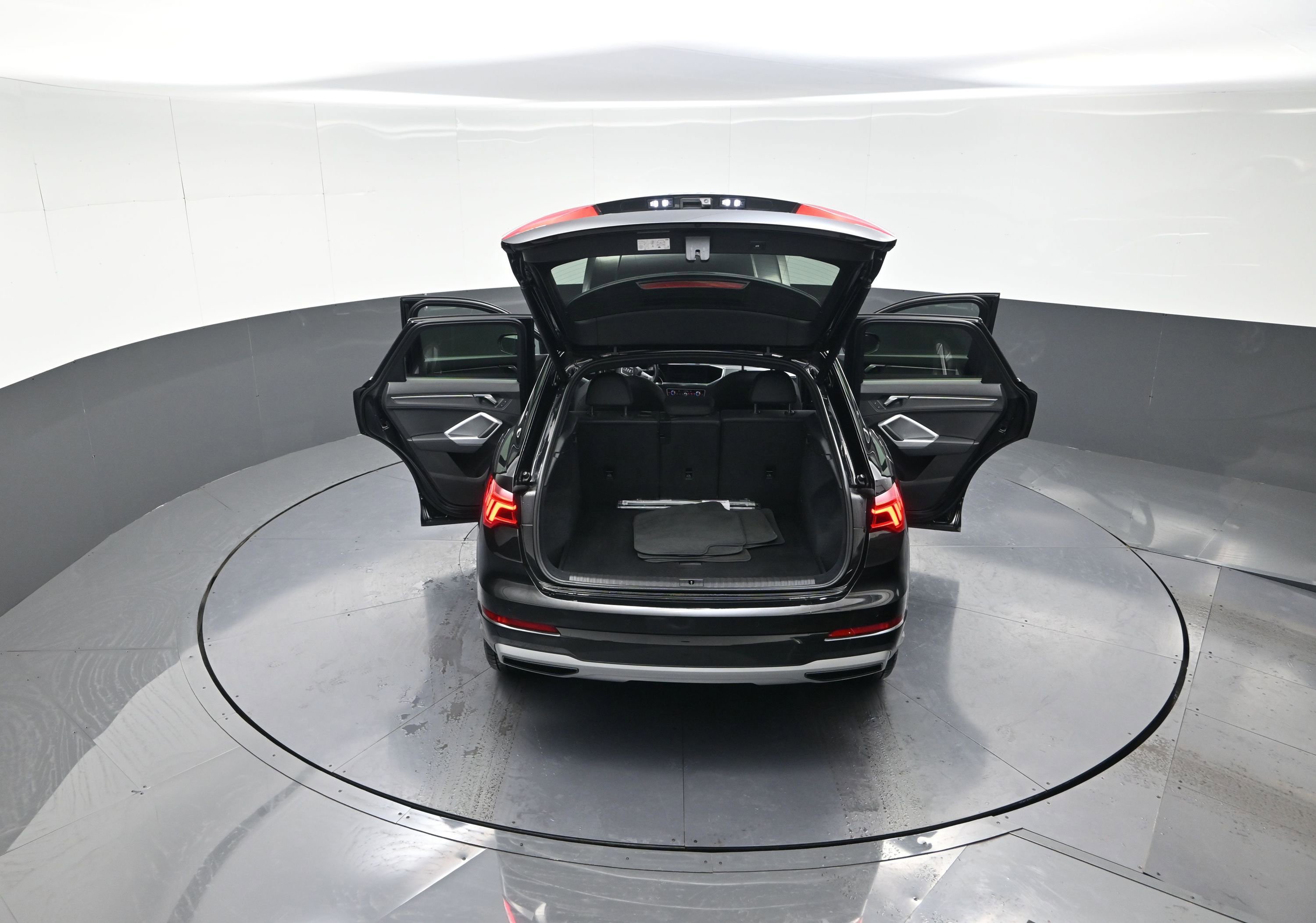 Used 2024 Audi Q3 2.0T Premium image 13