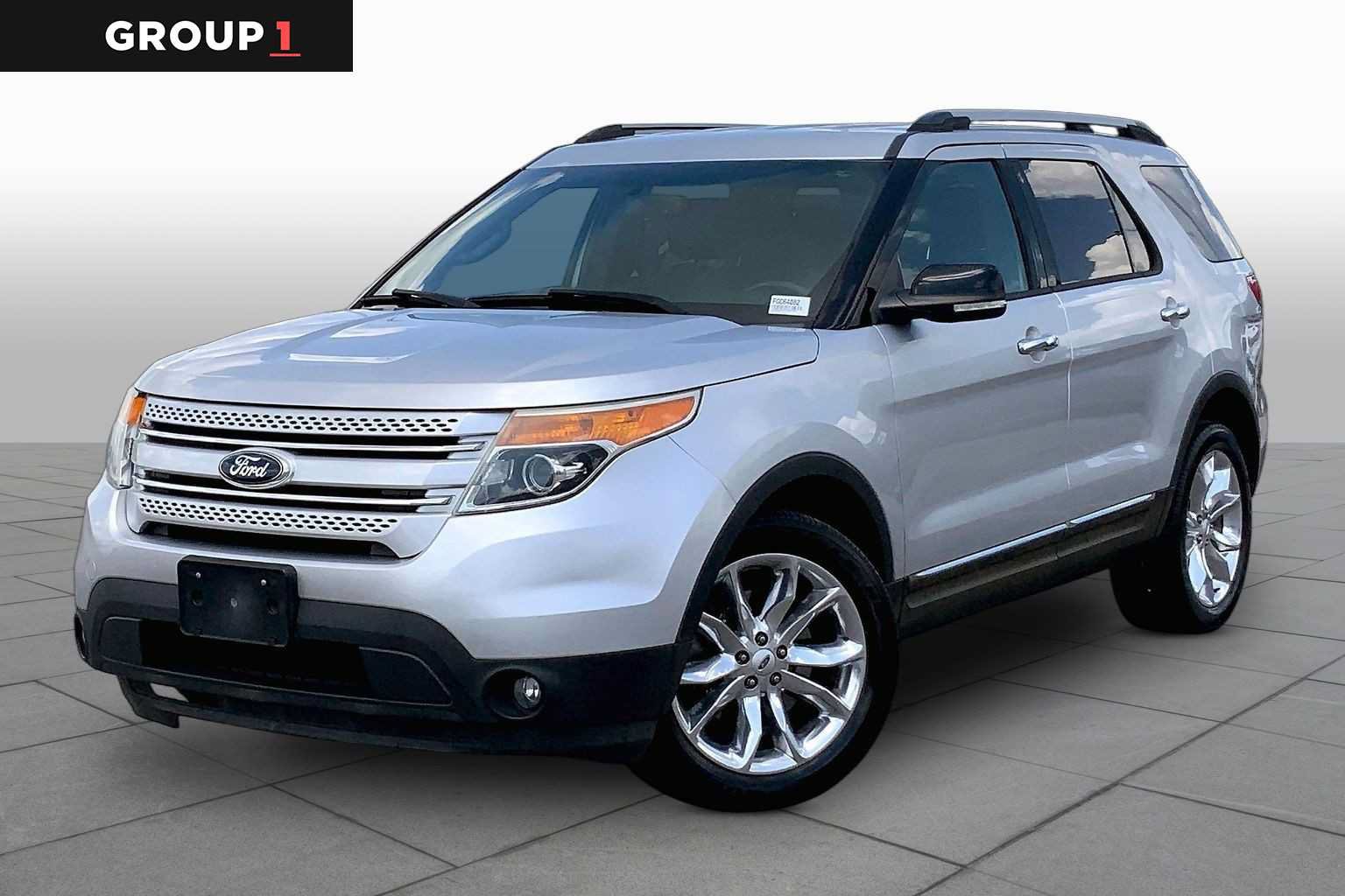 Used 2015 Ford Explorer XLT w/ Equipment Group 202B AWD/4WD image 1
