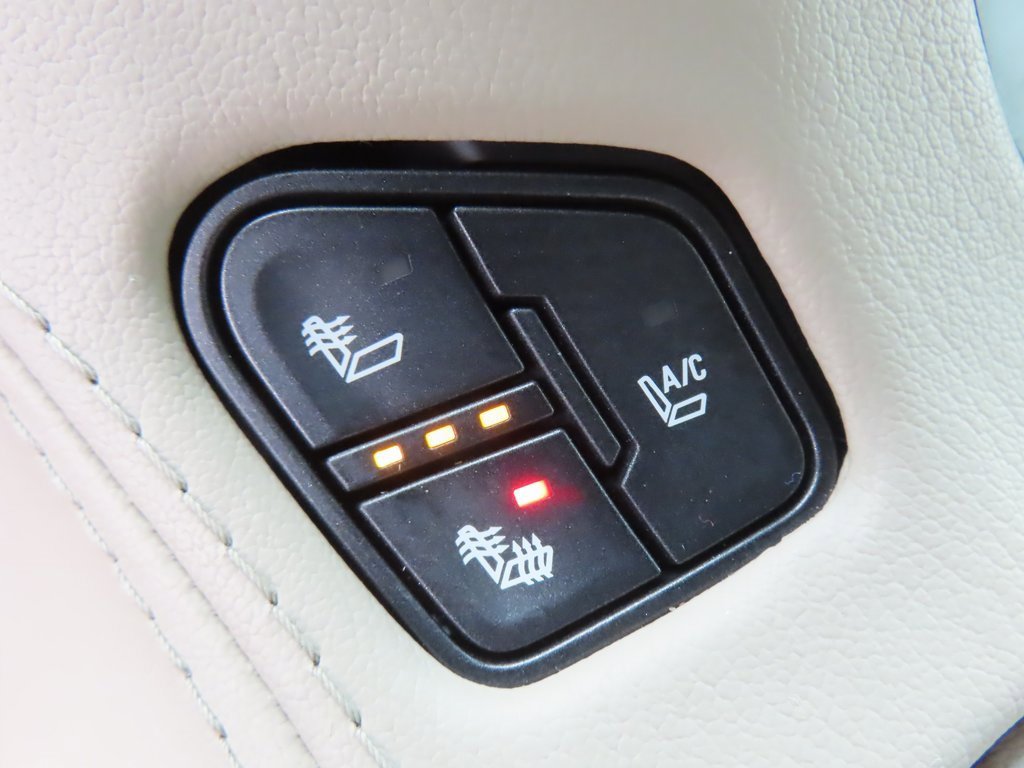 Used 2016 GMC Yukon XL Denali w/ Open Road Package image 8