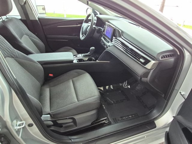 Used 2025 Toyota Camry LE FWD image 5