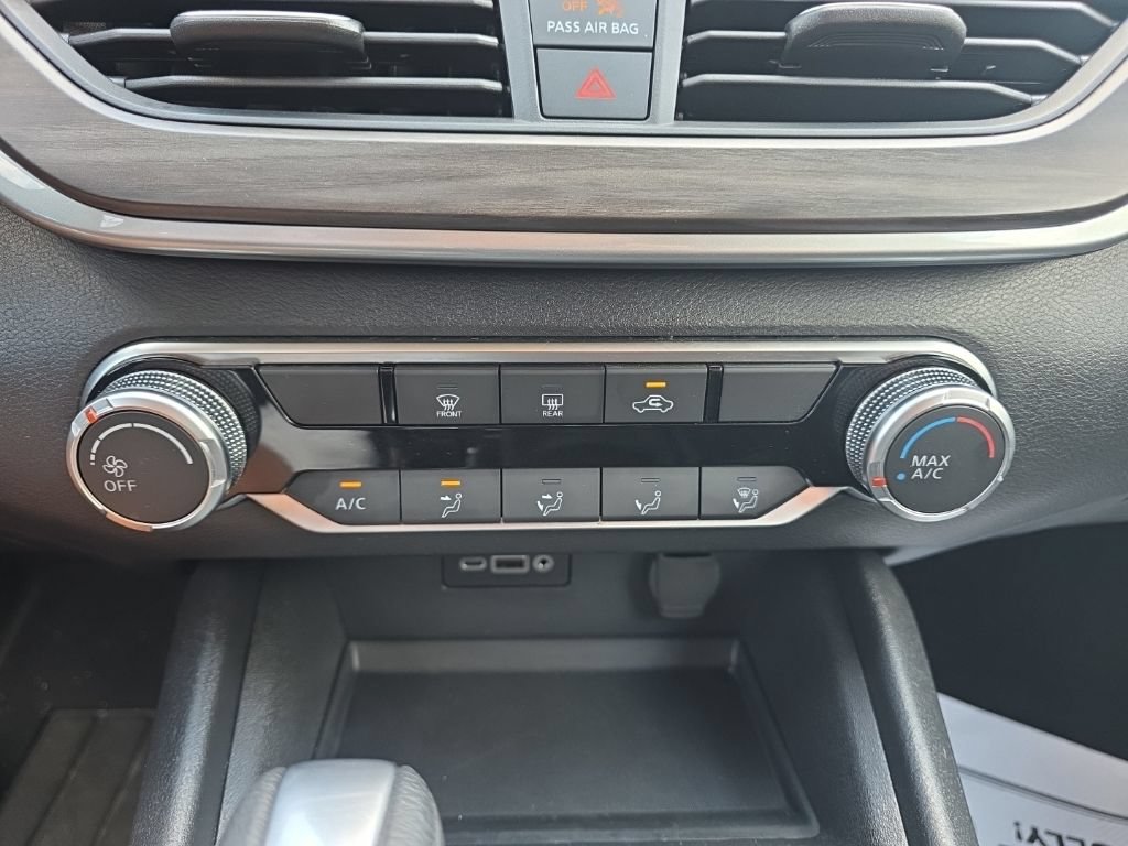 Used 2025 Nissan Altima 2.5 SV FWD image 21