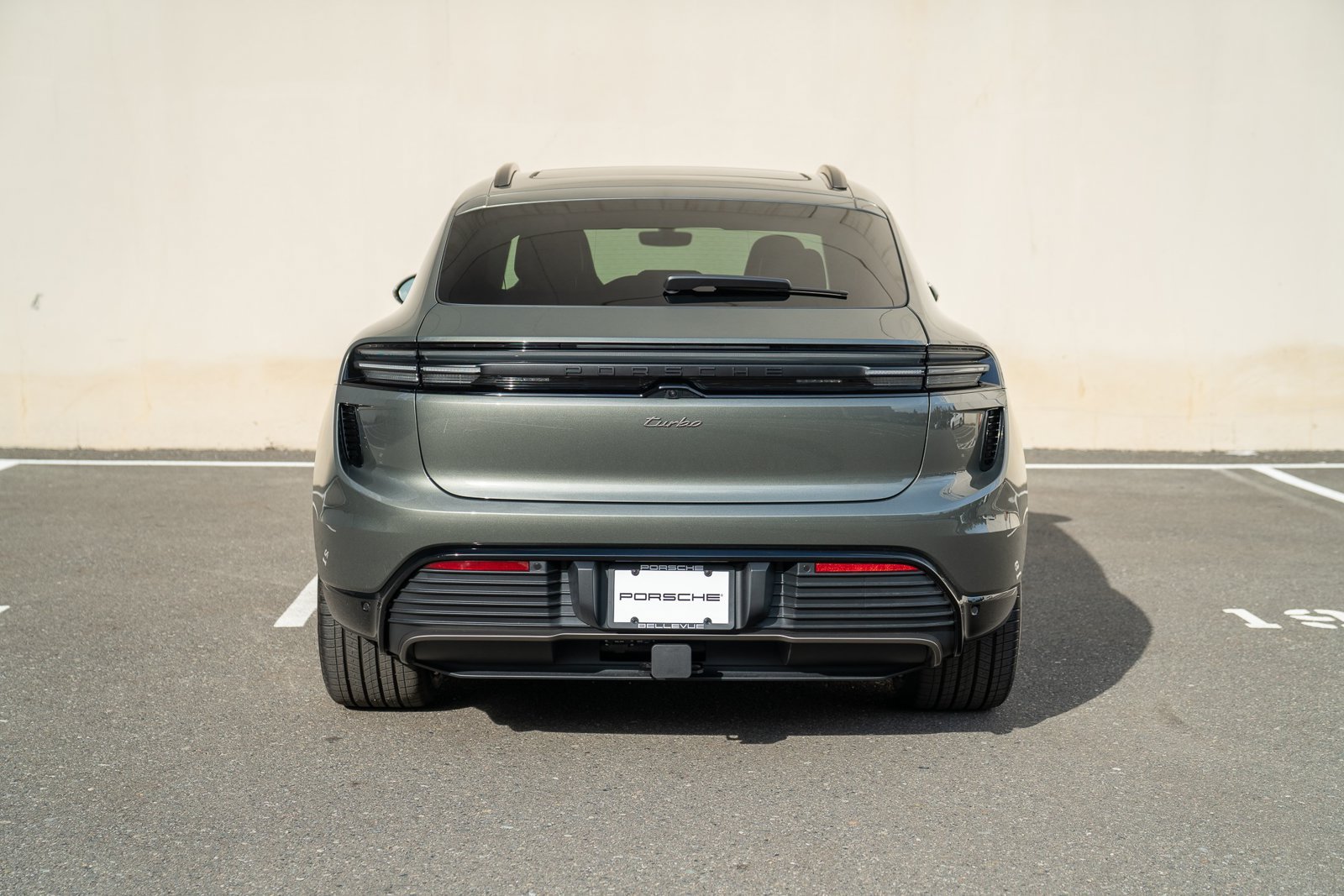 Certified 2025 Porsche Macan Turbo Electric AWD/4WD image 7