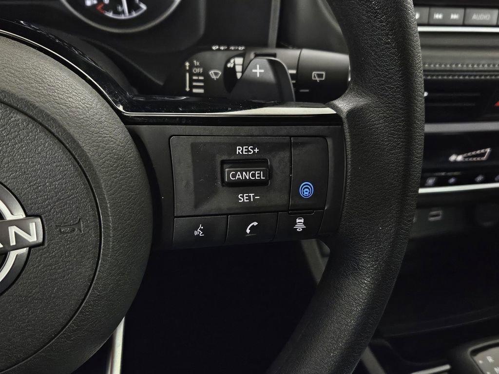 Used 2023 Nissan Rogue SV image 19