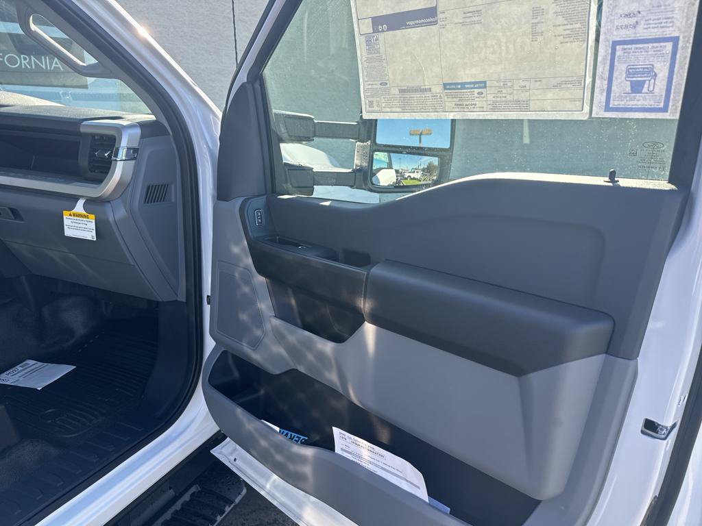 New 2024 Ford F450 XL w/ XL Chrome Package RWD image 20