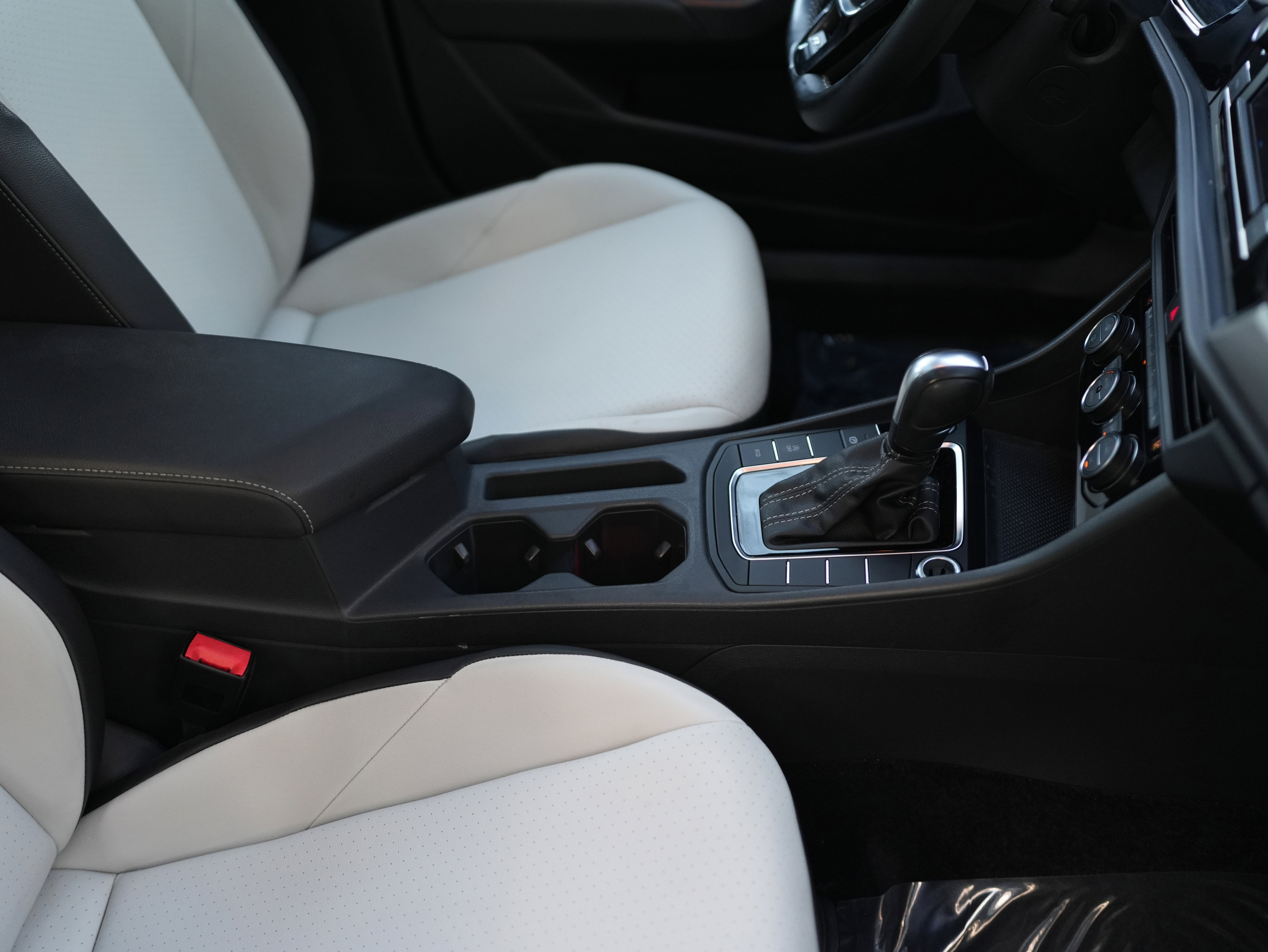 Used 2020 Volkswagen Jetta R-Line image 18