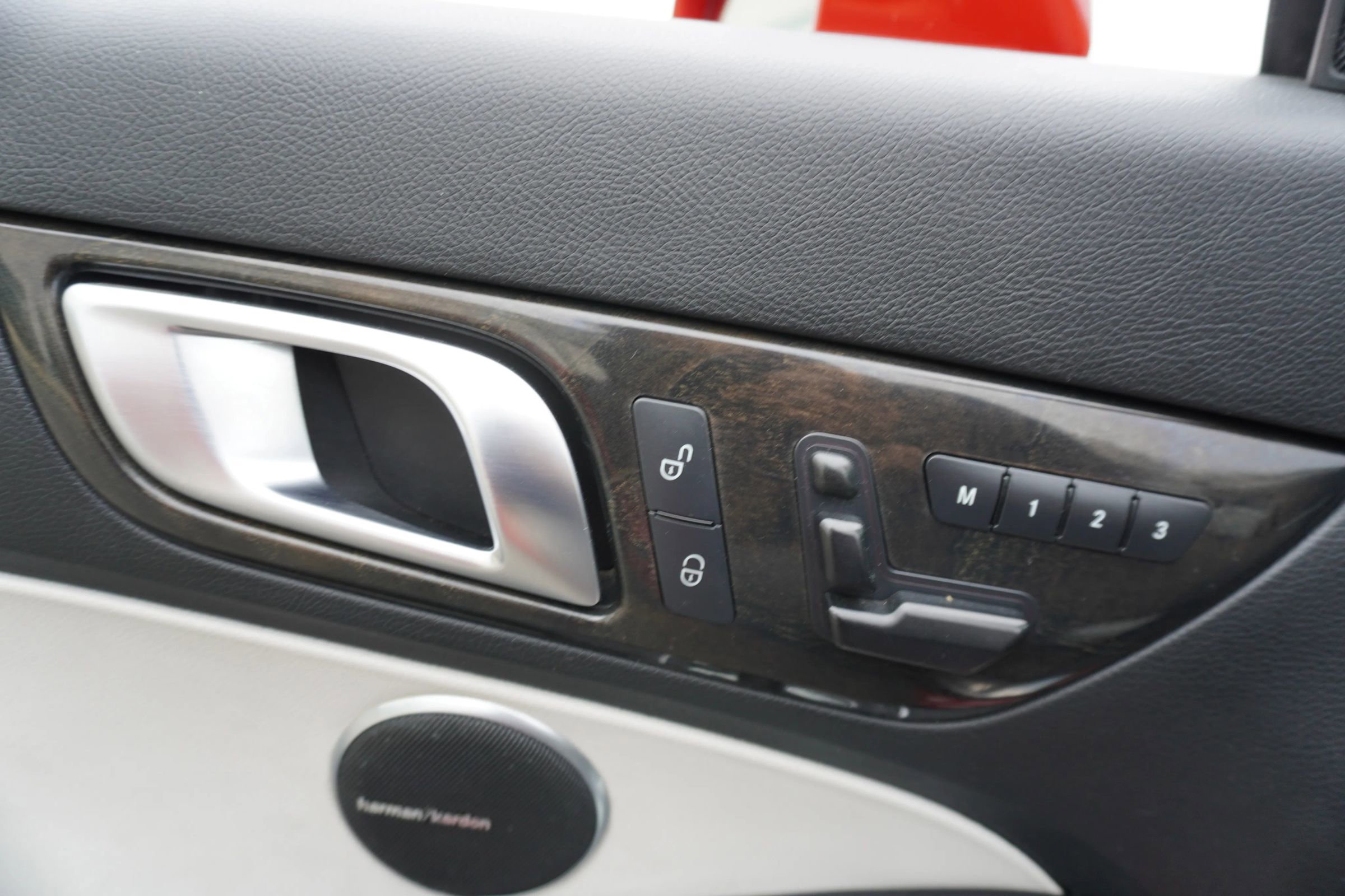 Used 2012 Mercedes-Benz SLK 350 image 24