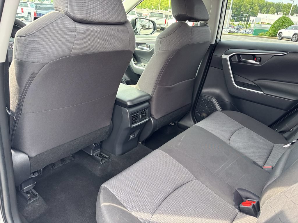 Used 2025 Toyota RAV4 XLE AWD/4WD image 41