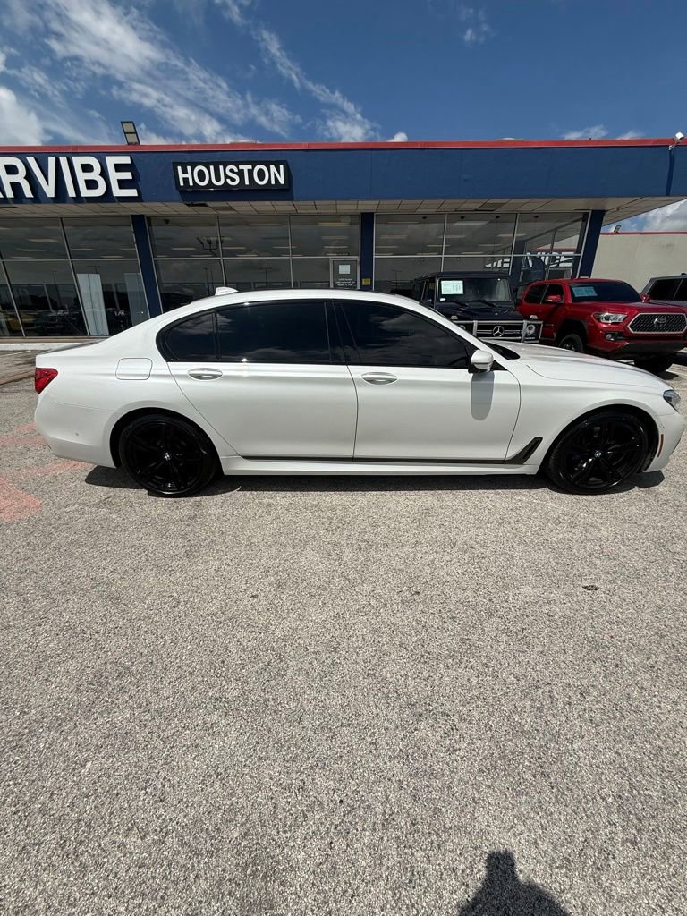 Used 2019 BMW 750i w/ Executive Package RWD image 6