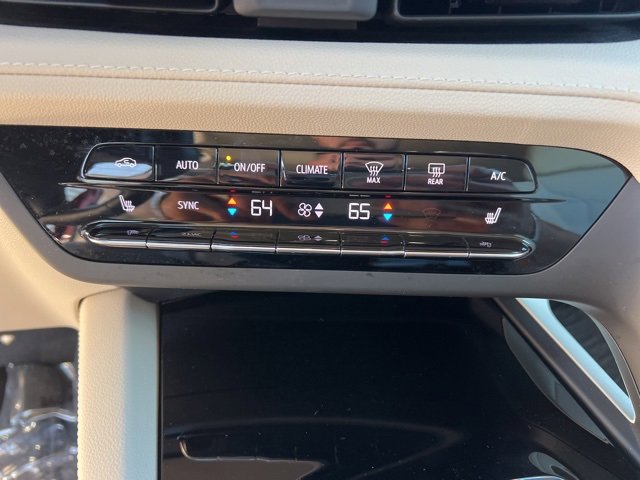 Used 2023 Buick Envision Preferred image 23