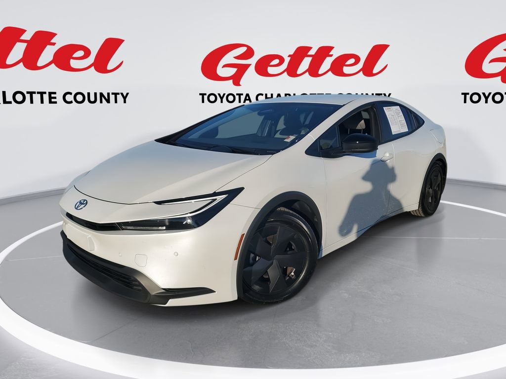 Certified 2025 Toyota Prius LE image 1