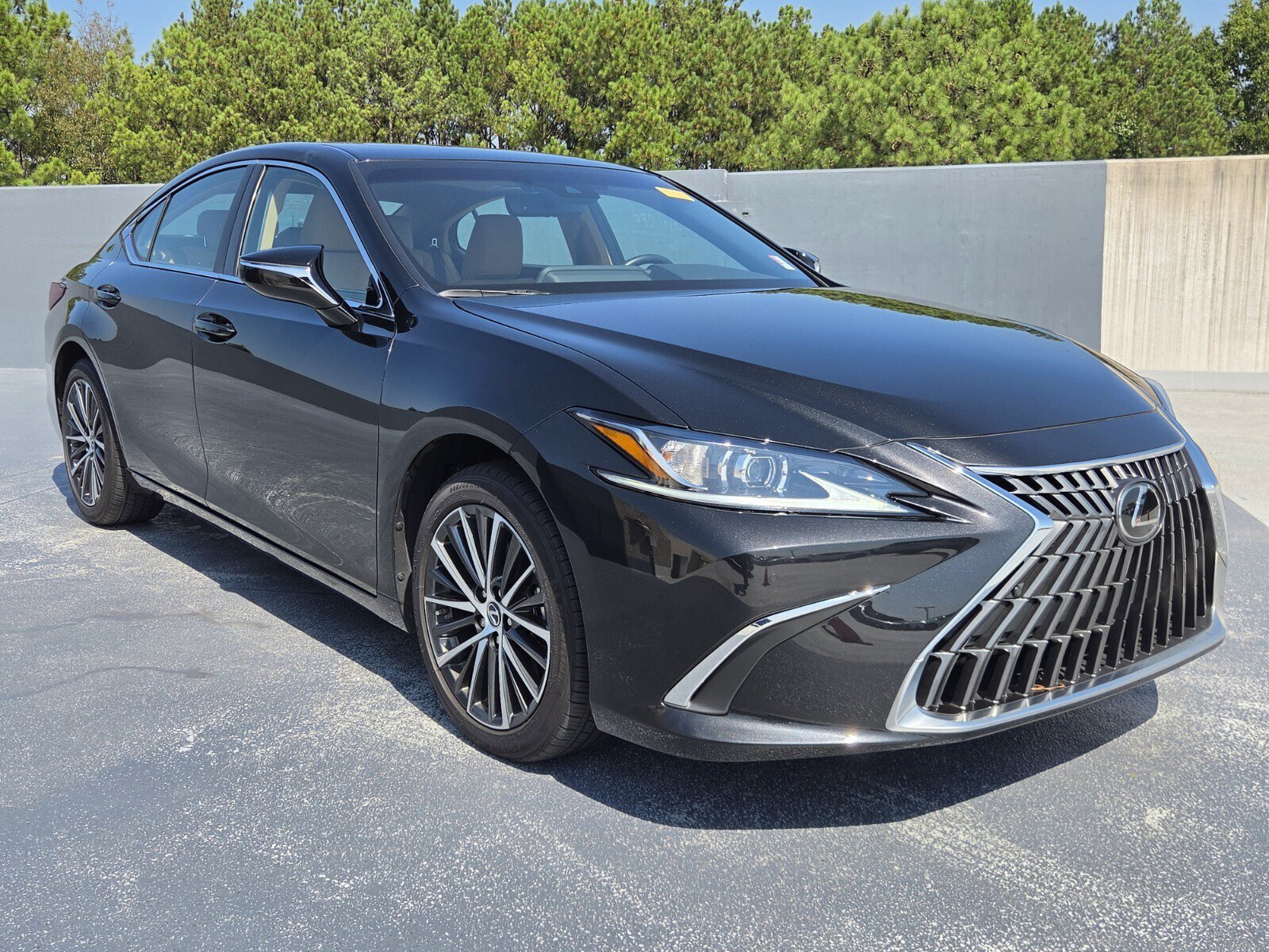 Used 2025 Lexus ES 350 w/ Premium Package FWD image 7