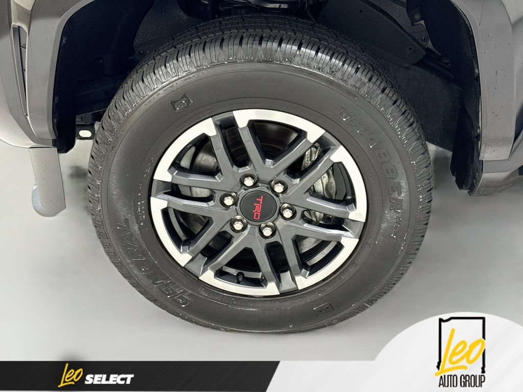 Used 2025 Toyota Tacoma TRD Sport AWD/4WD image 32