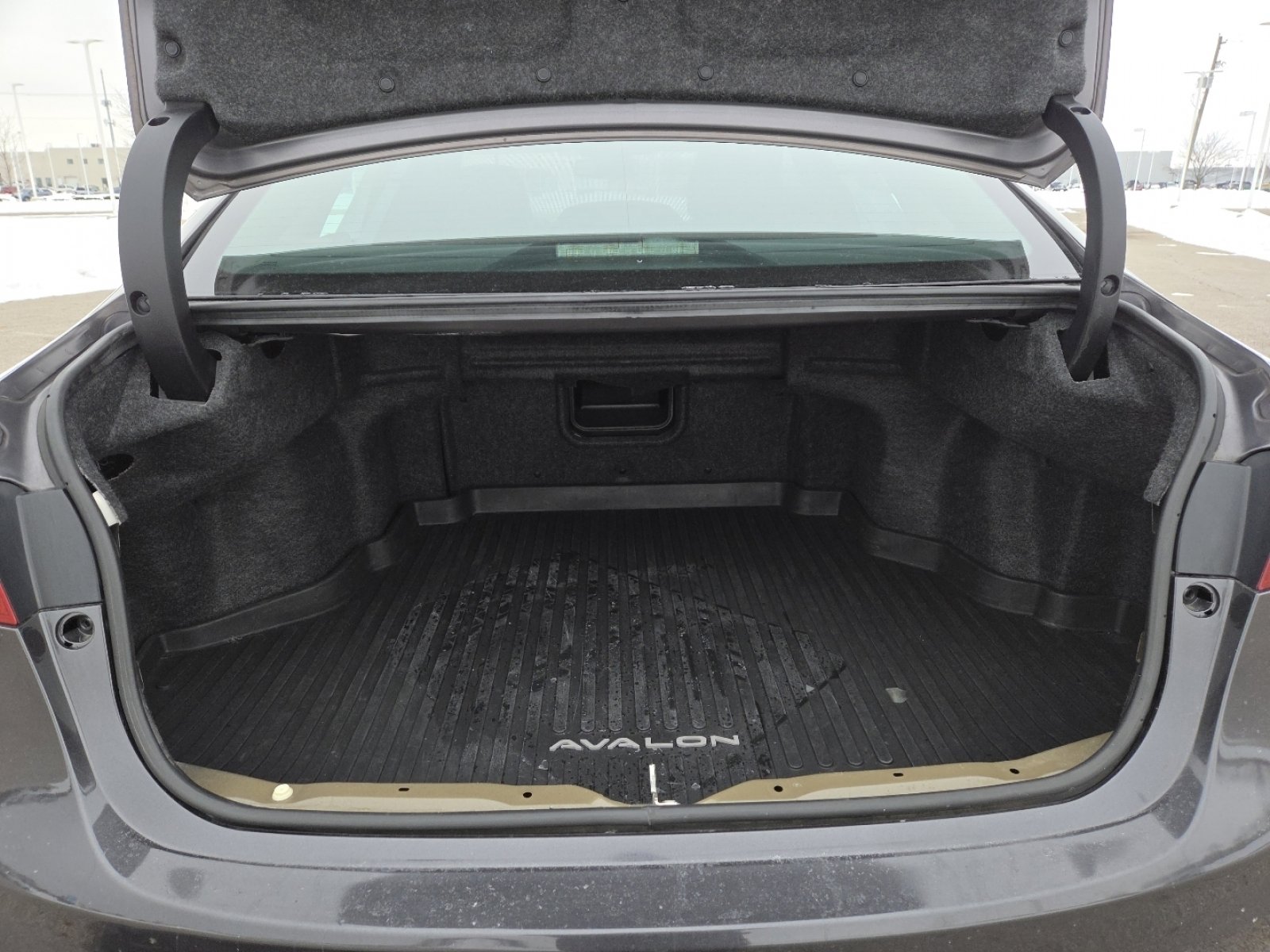 Used 2016 Toyota Avalon Limited image 21