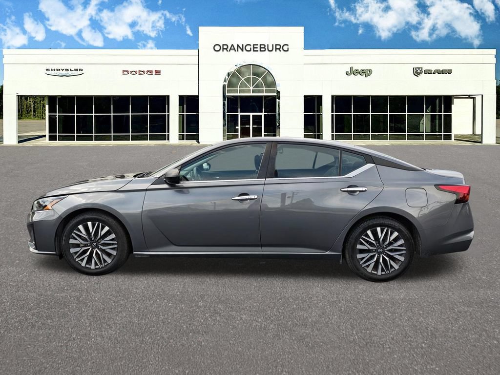 Used 2024 Nissan Altima 2.5 SV FWD image 4